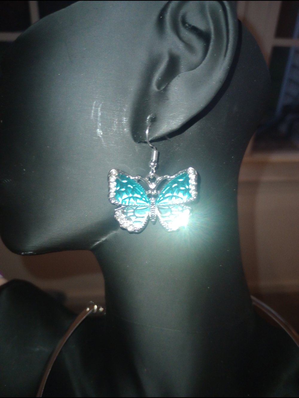 Blue Butterfly Statemnt Pendant Necklace and Earring Set - Picture 3 of 4